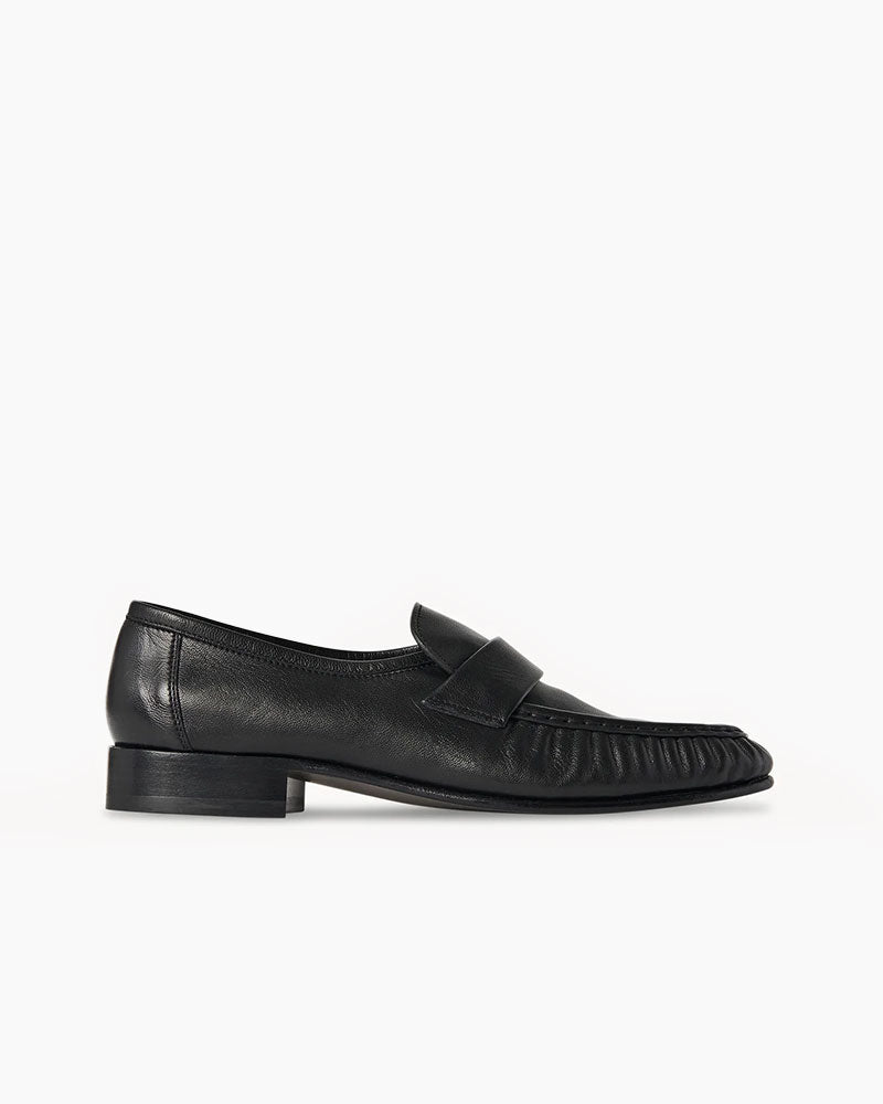 Women Soft Loafer Black in Leather