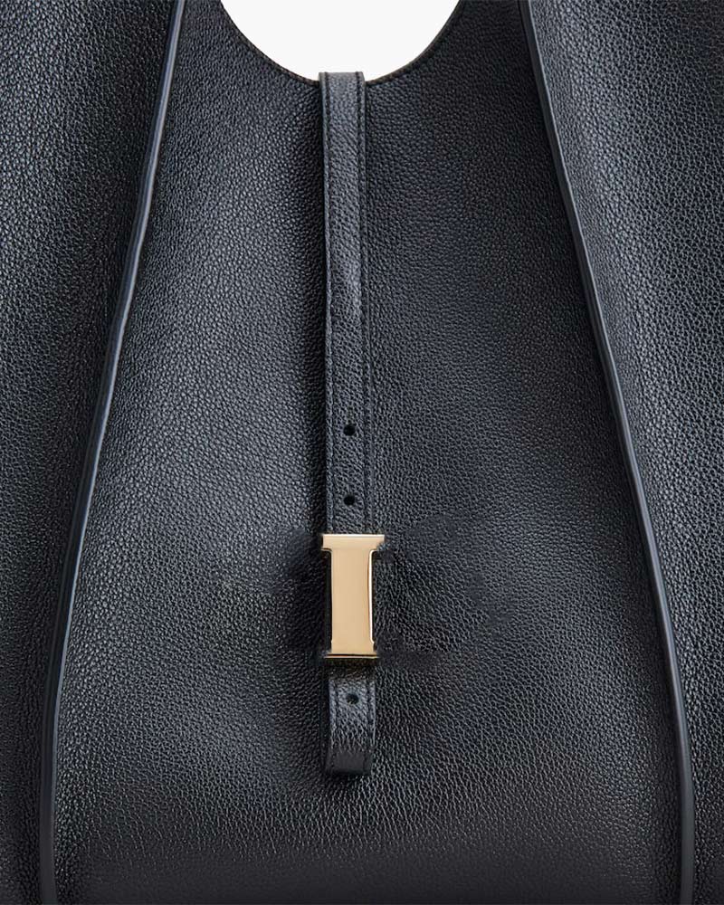 T Timeless Leather Tote Bag for Everyday Use