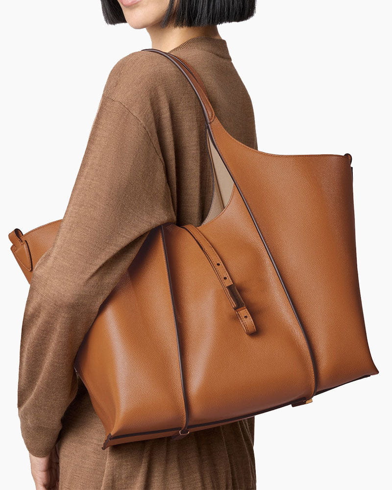 T Timeless Leather Tote Bag for Everyday Use