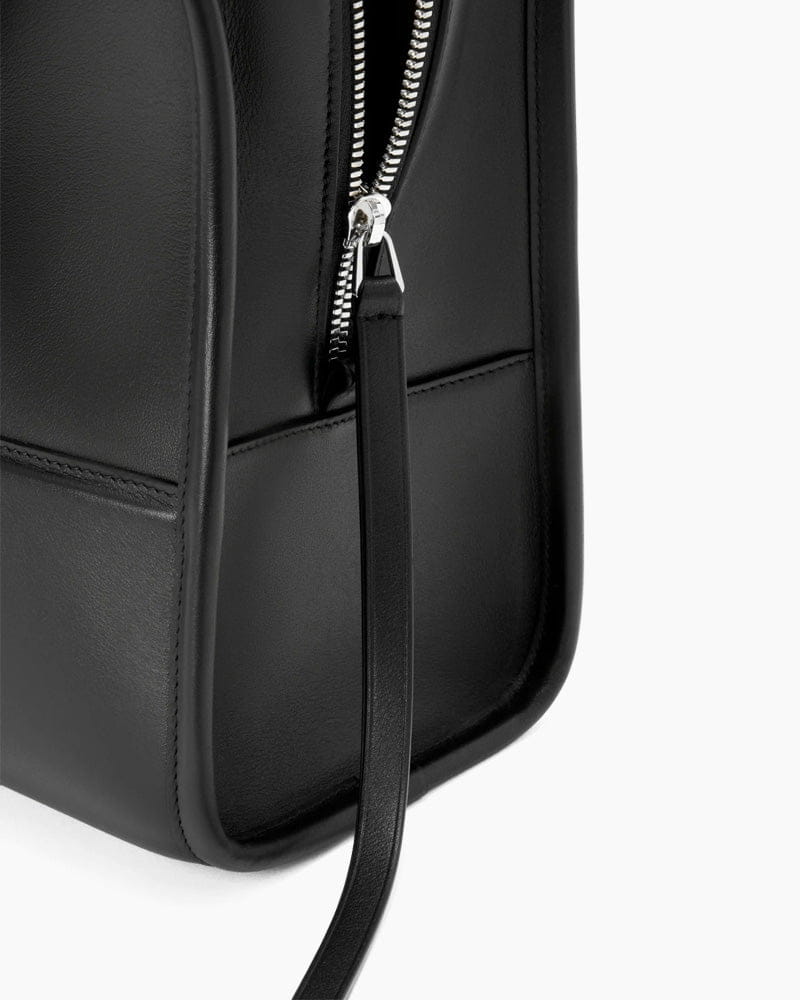 womens-city-commute-intellectual-large-leather-bag