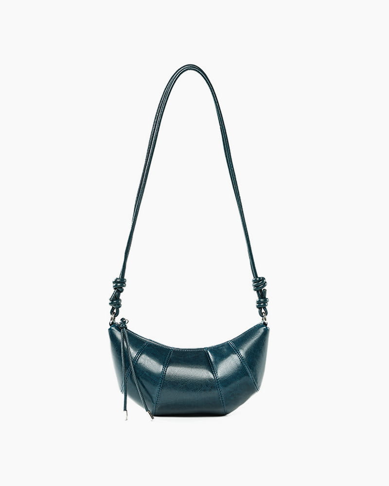 Urban-Commute-Ready-Compact-Shoulder-Bag-5