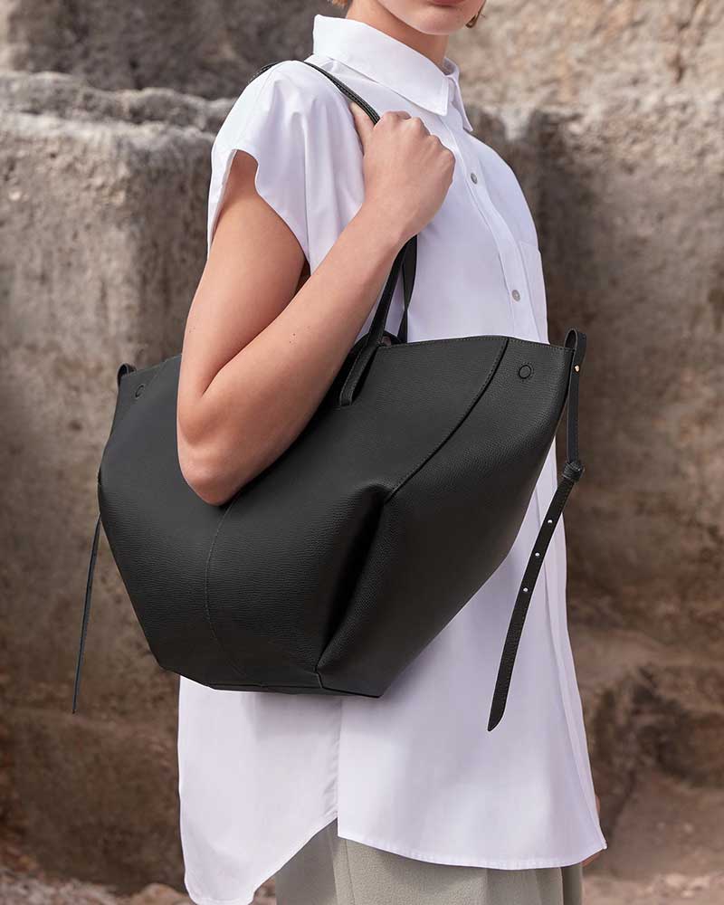 Cyme Textured Leather Tote Bag Secondary image